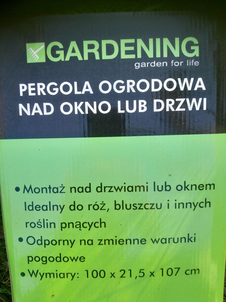 Pergola nad okno lub drzwi