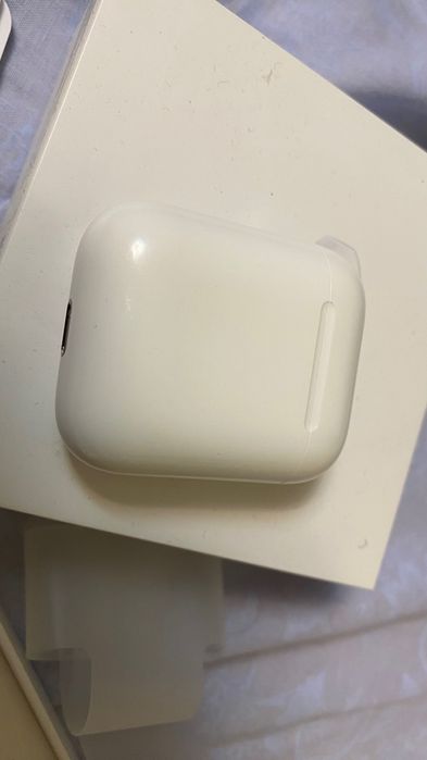 Оригинальный кейс airpods 2