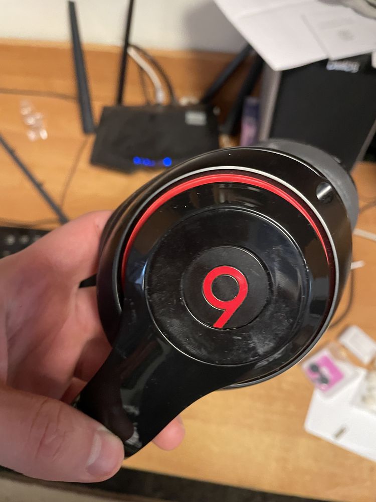 наушниках Beats by Dr. Dre Studio