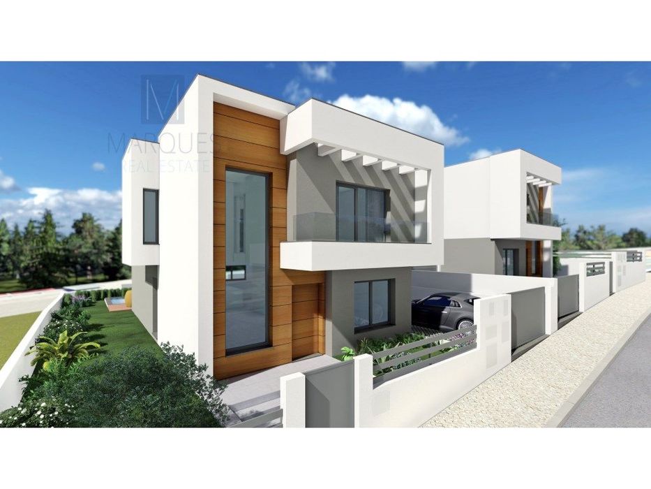 Moradia V4 com Garagem, Jardim e Piscina nas Quintinhas - Charneca ...