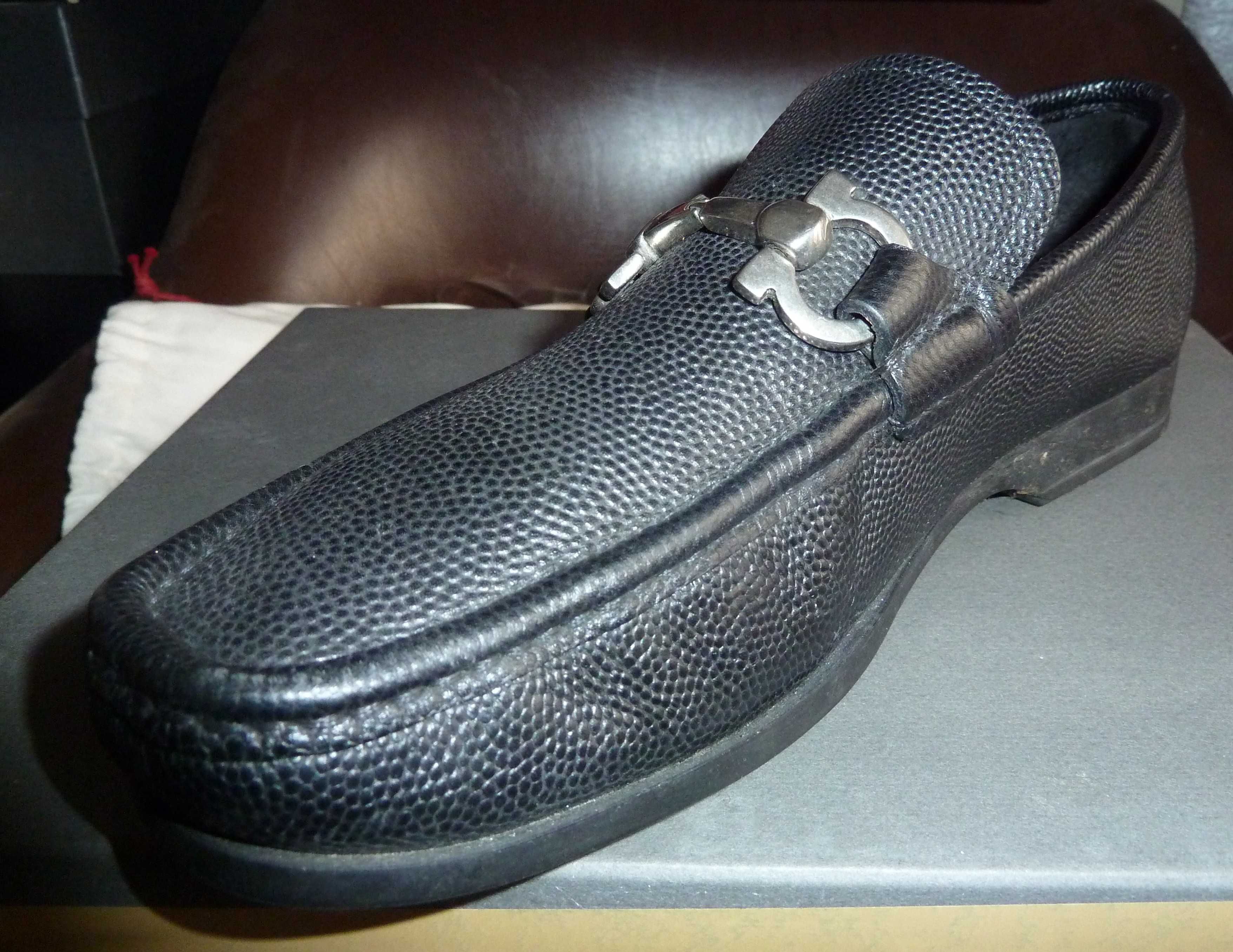 Sapatos novos italianos Salvatore Ferragamo 40 - SALDO