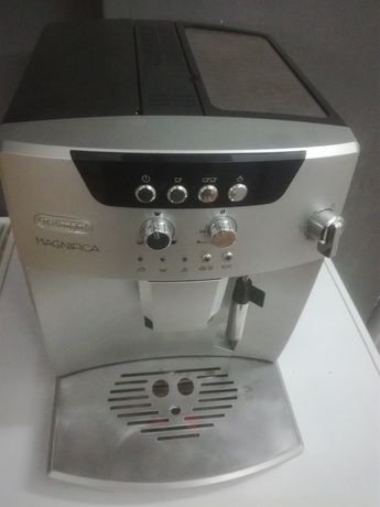 Кофемашина, кофеварка, кавоварка, кавомашина Magnifica