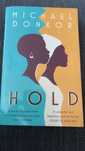 Livro HOLD - Michael Donkor
