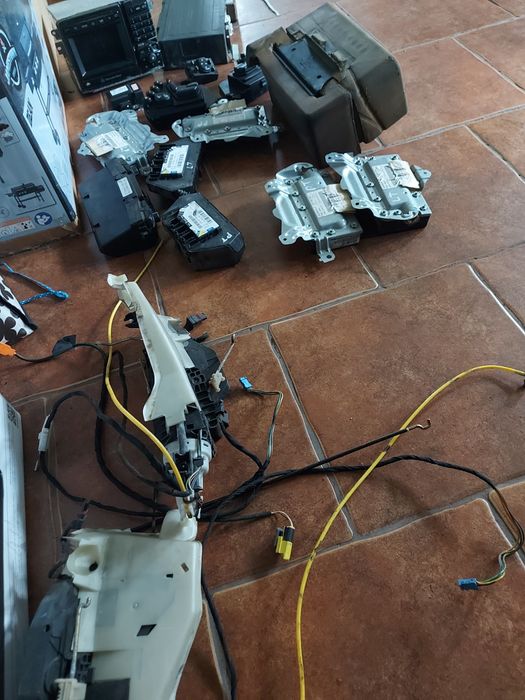 Części i elektroczęści ,amortyzatory pneumatyczne,mercedes w220,s-kla