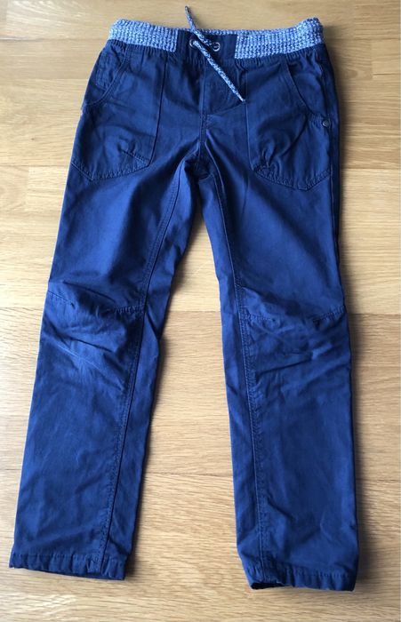 Calças em azul marinho, para menino tam.6/7anos