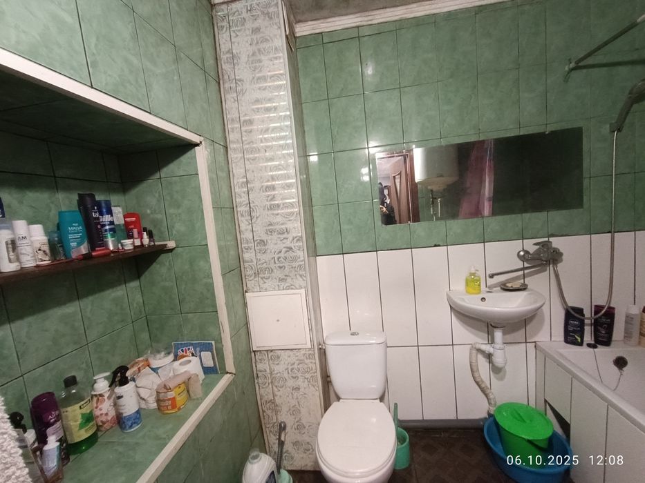 В Продажу  2- кімн  1 поверх