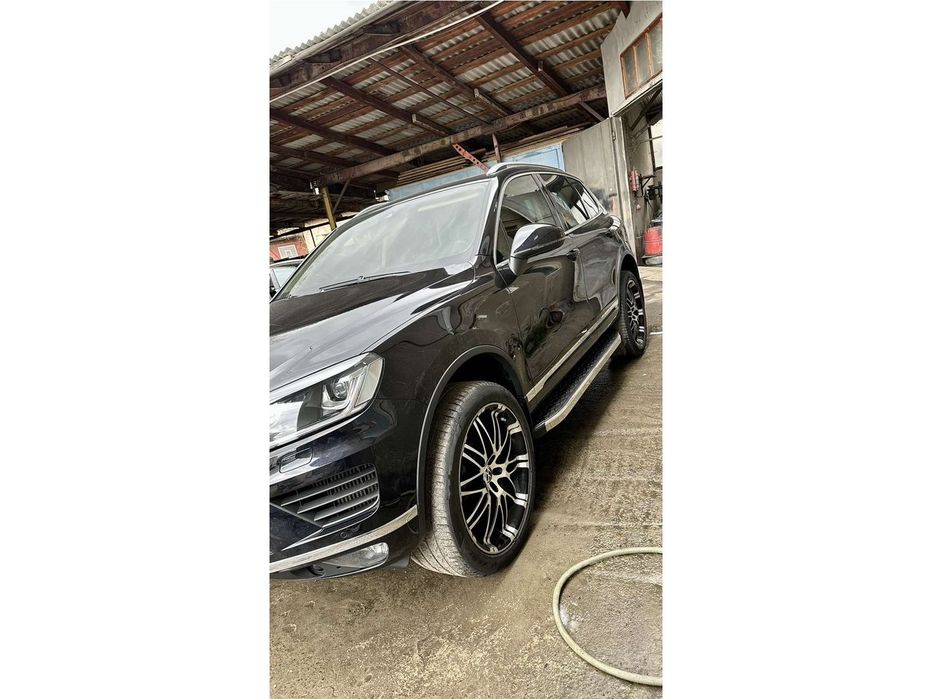 Volkswagen Touareg 2002-2010 р. Бокові пороги BlackLine 2 шт алюміній