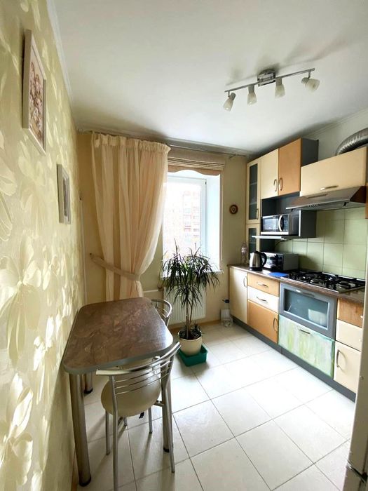 Продам 2-кім. квартиру в П'ятихатках, Гацева, 7