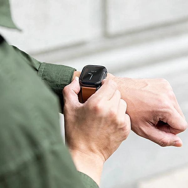Etui Uniq Garde na Apple Watch 7/8/SE2/45mm - przezroczyste