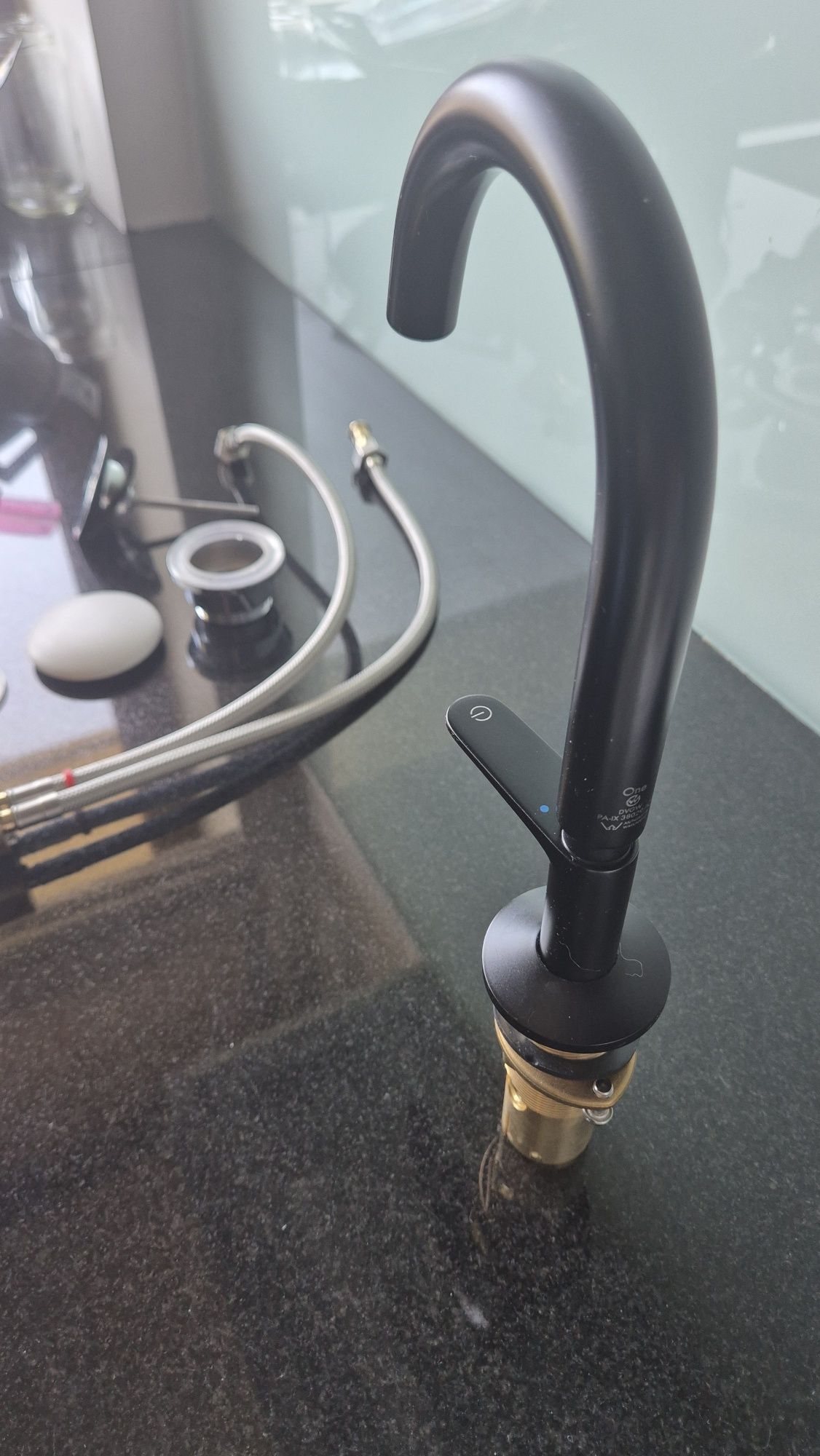 Axor One, Bateria umywalkowa Select 140 czarny mat