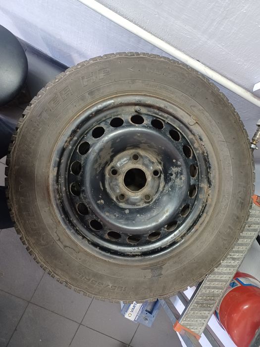 диски з шинами 195/65R15