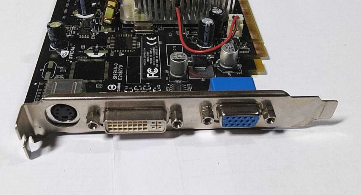 Видеокарта для офисного компьютера рабочая PCI-E