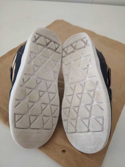 Sapatilhas de menina  Adidas tamanho 27