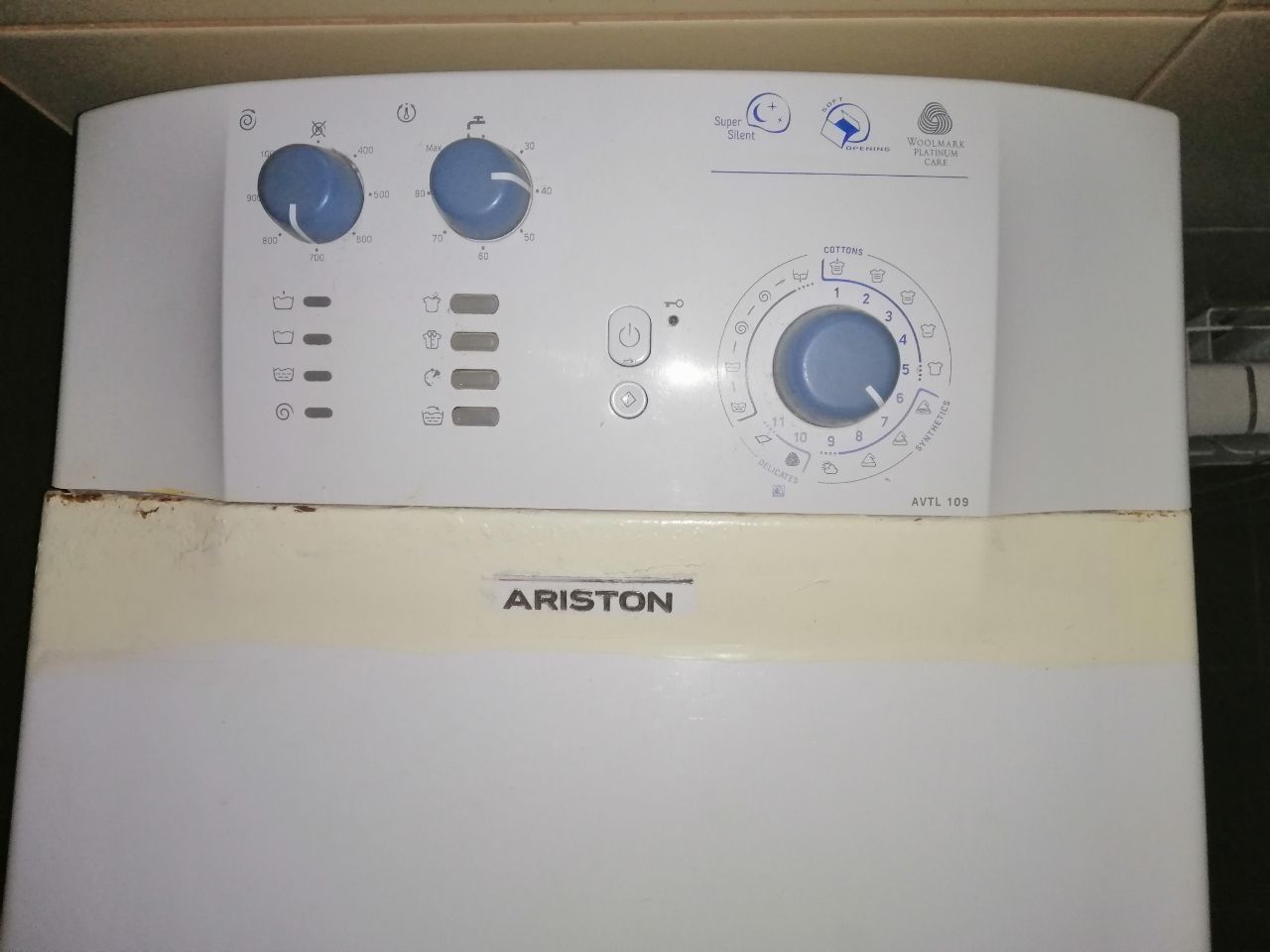 Пральна машина Ariston Hotpoint AVTL 109