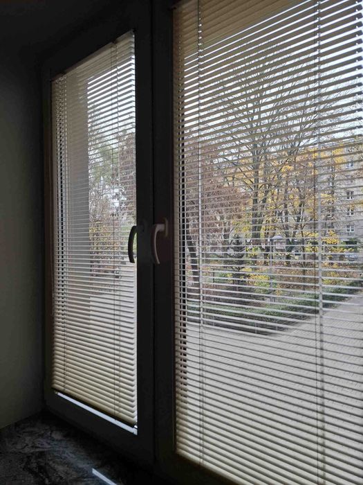 Żaluzje poziome 25mm aluminiowe 51,5x140cm Beż używane dostępne 10kpl