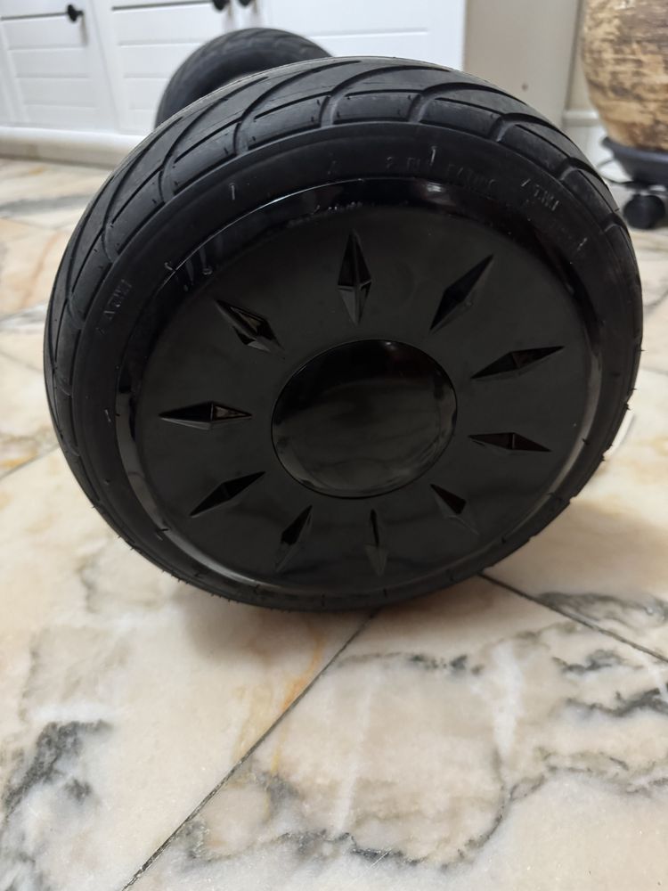Hoverboard vermelho e preto