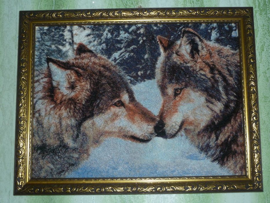 Картина вышитая Волки