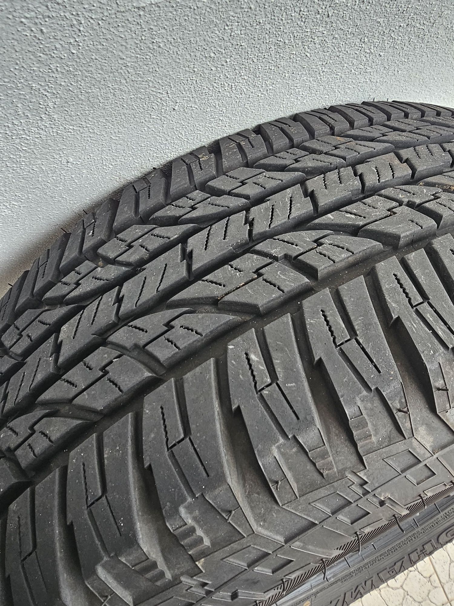 Pneus Yokohama Geolandar A/T 265/70 R15