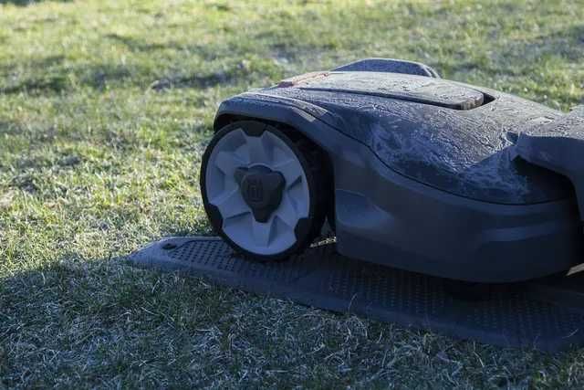Husqvarna Automower 415X Kosiarka automatyczna robot koszący 1500 m