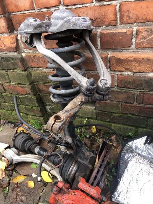 Продам на ауди а6 с5 ходовую часть и элементы салона