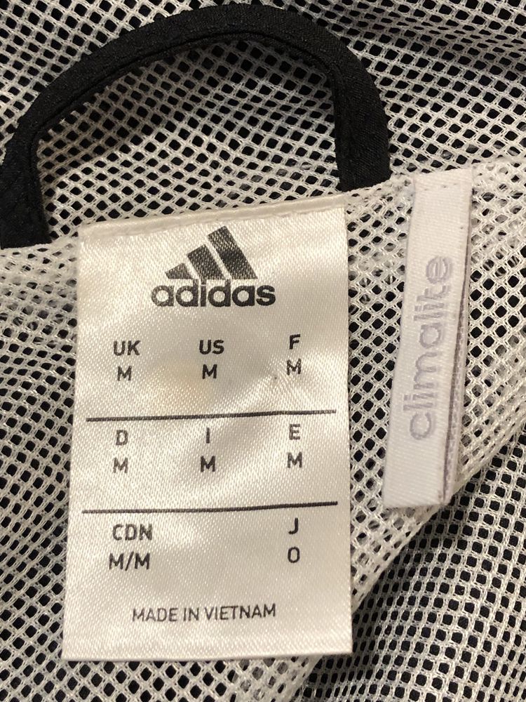 kurtka wiatrówka marki Adidas (rozm. M)