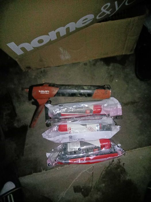 Kotwa Chemiczna Hilti plus dozownik Hilti