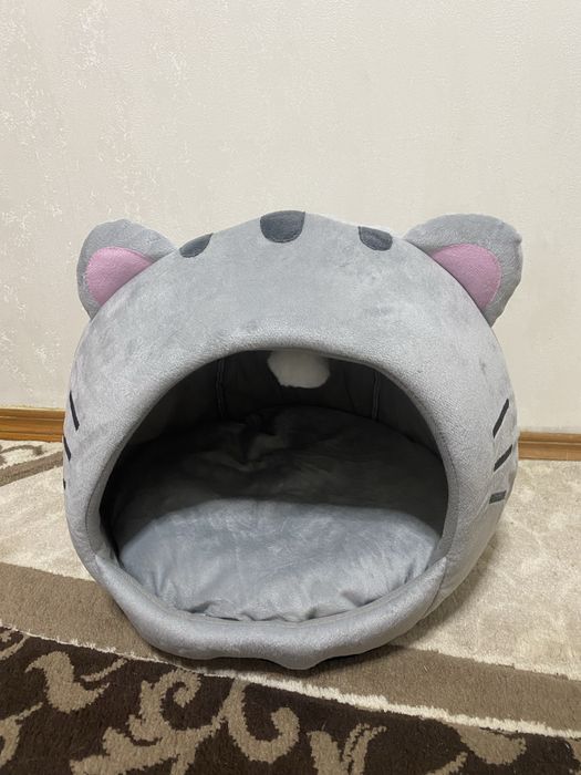 Будиночок , лежанка для котів/собак різні