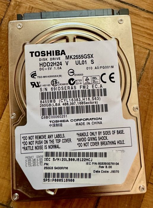 Dysk twardy Toshiba 320 gb. 2.5 SATA MK2555GSX
