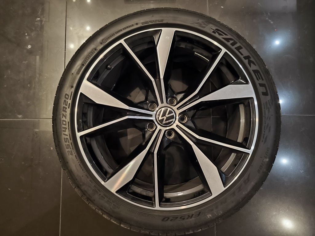 4xFELGI MISANO TIGUAN II R-Line Lift  2021 20" 8.5J ET38 255/40 ZR20