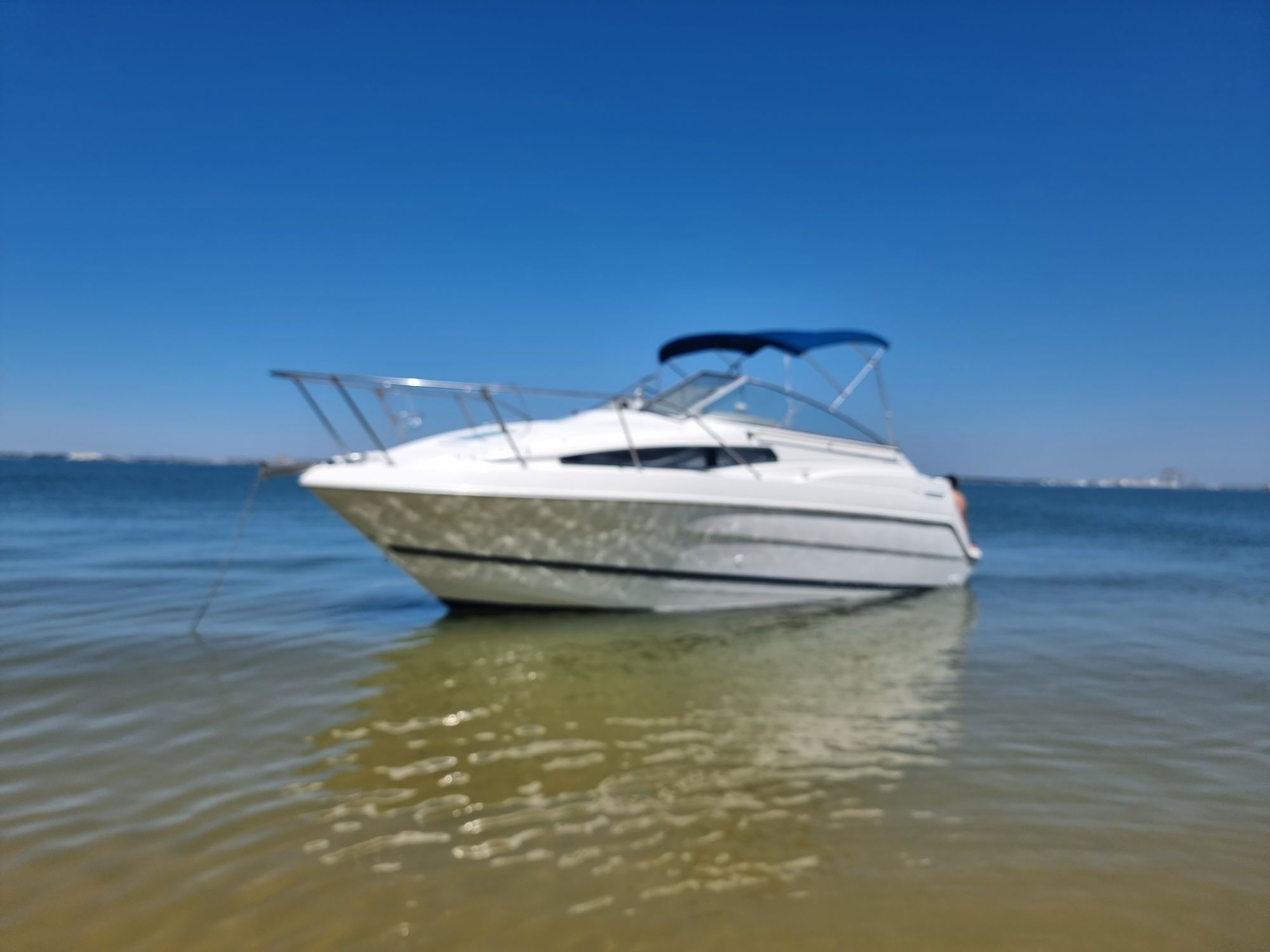 Bayliner ciera 2355 com propulsor de proa