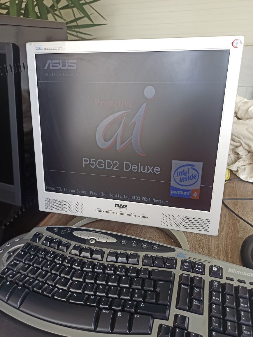 Computador com assessórios