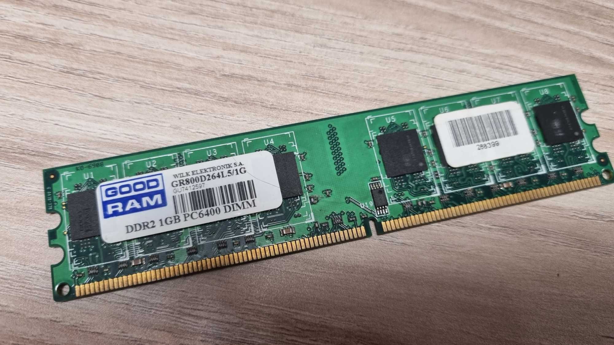 Планки пам'яті DDR2 2 та 1 Gb (ціна за все)
