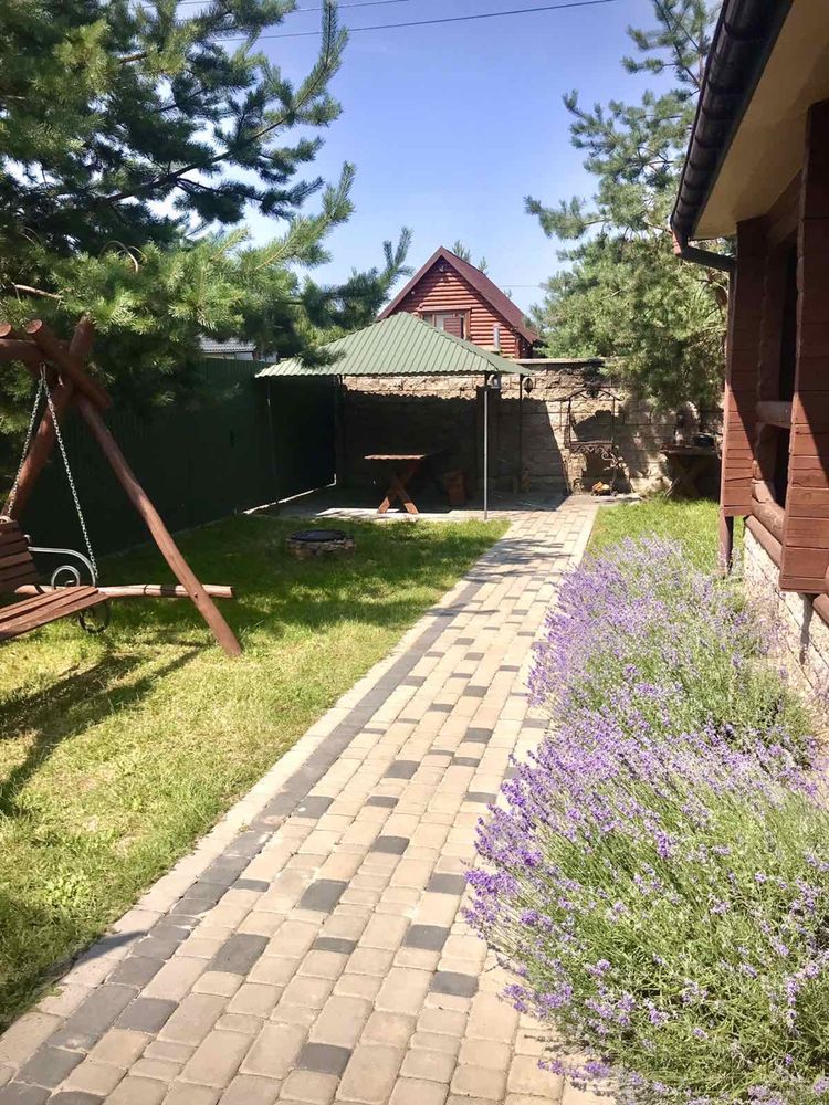 Здам дерев‘яний двоповерховий котедж “Хвиля” на о.Світязь