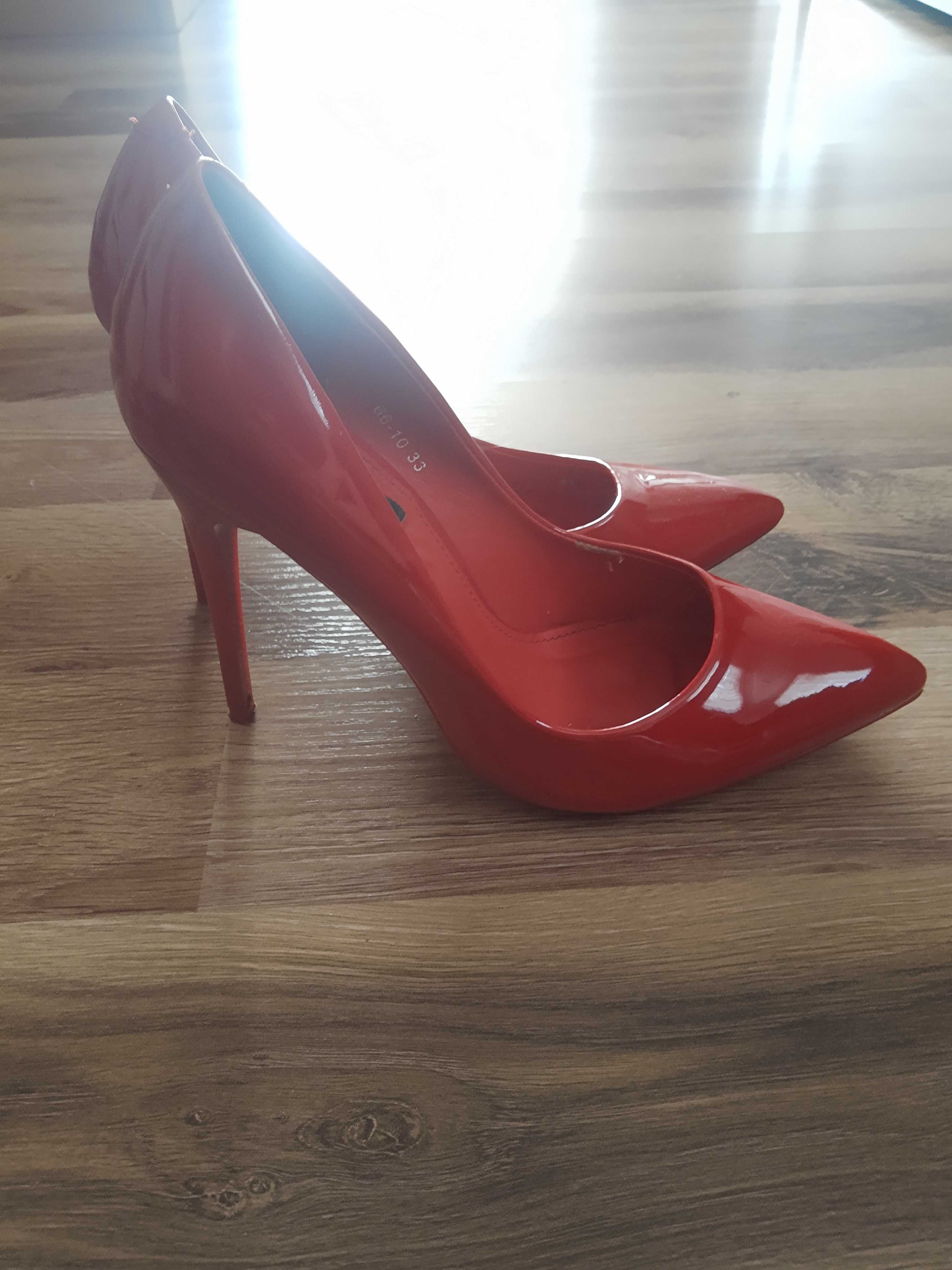 Buty/ czerwone szpilki