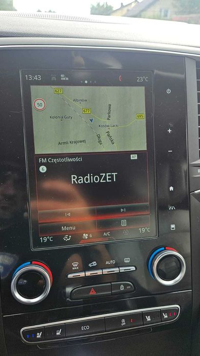 Renault Talisman Initiale Paris fot. skóra grzane wenty, panorama