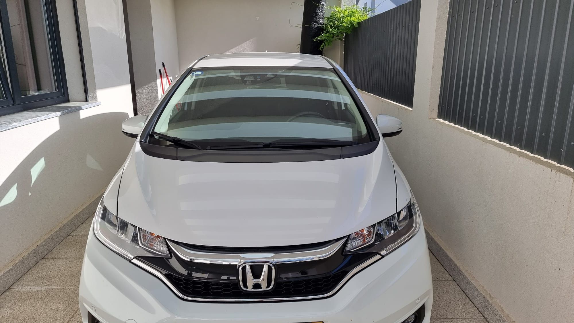 Honda Jazz 1.3 i-Vtec Elegance com 59.000km e + 2 anos de garantia