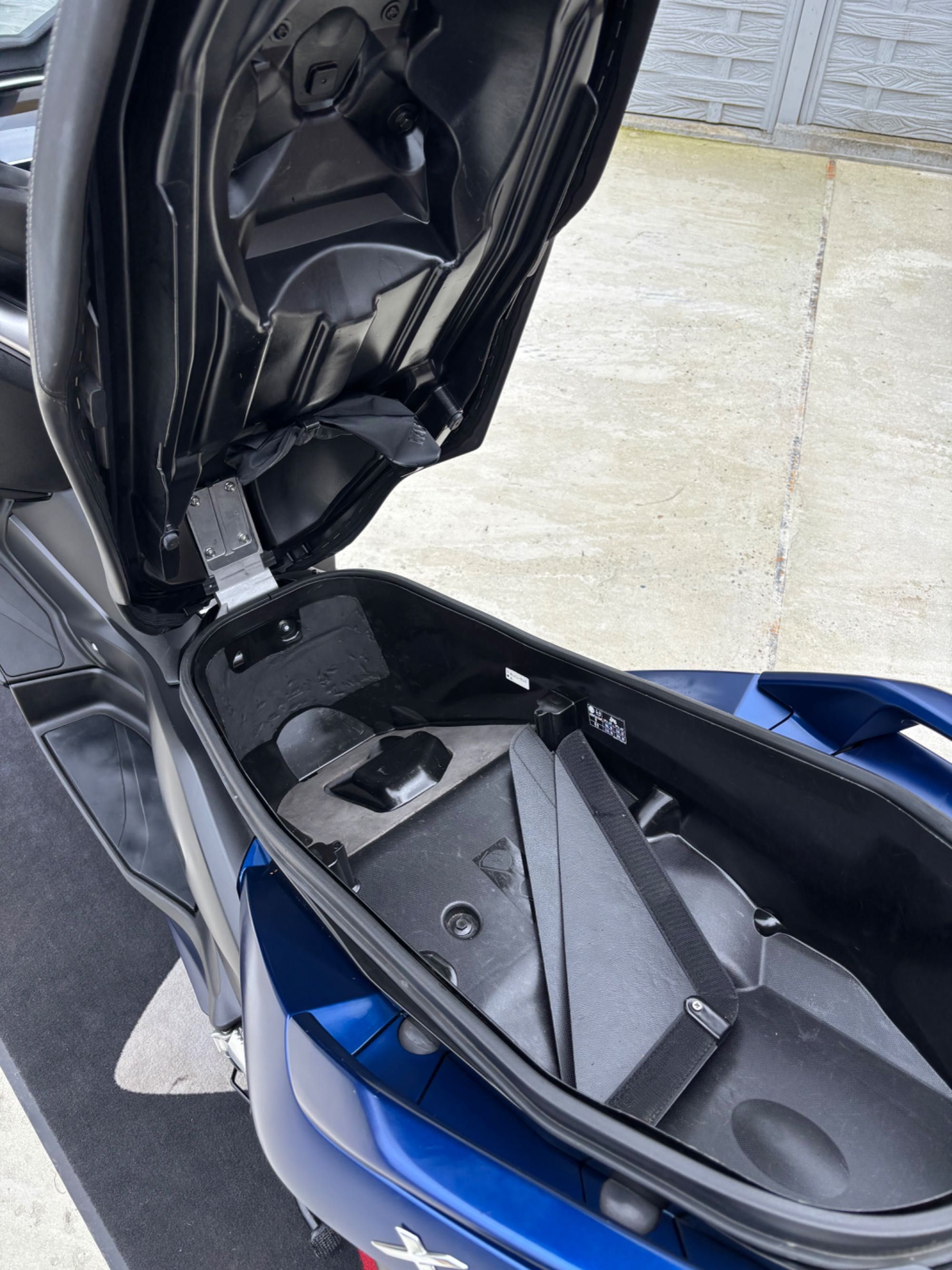 Yamaha X-MAX 125