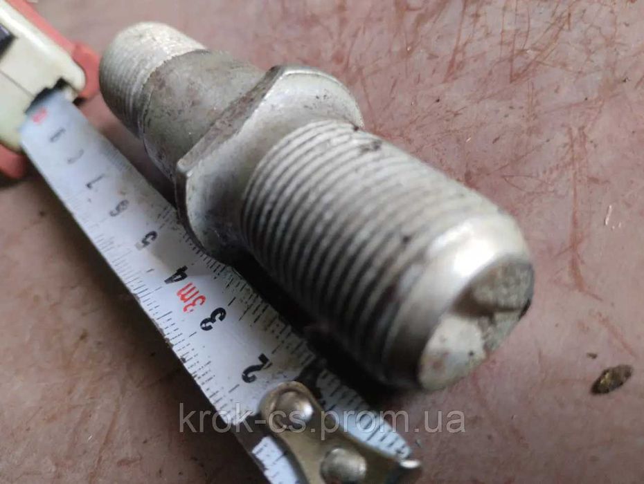 Шпилька переднього колеса ЗІЛ 130 (права,ліва) СРСР