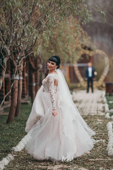 Весільна сукня в ідеальному стані