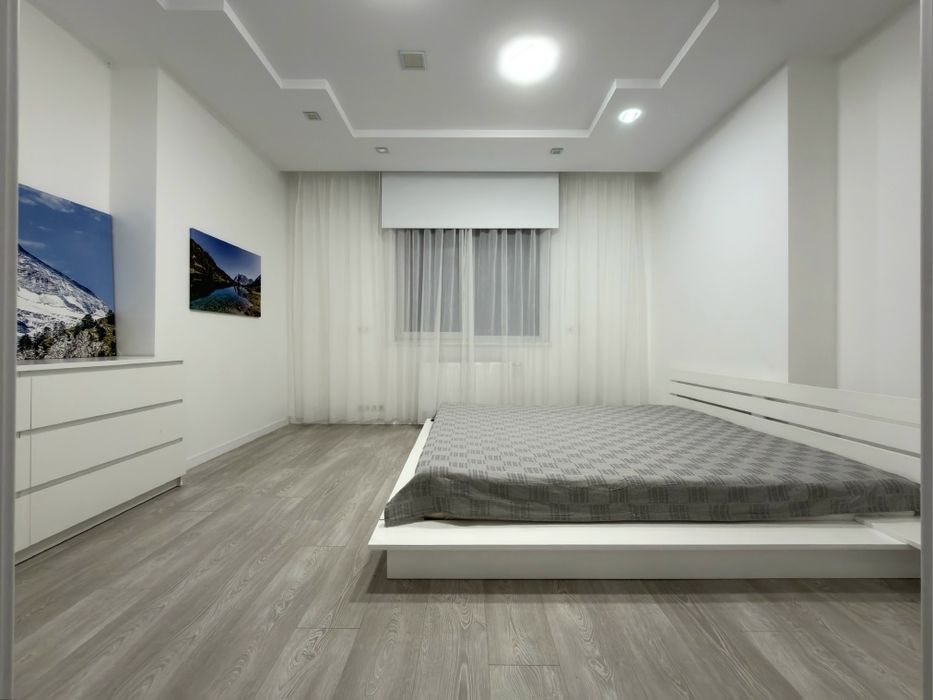 Глушкова 9в, генератор, Іподром, 7 пов, 2 спальні і велика вітальня