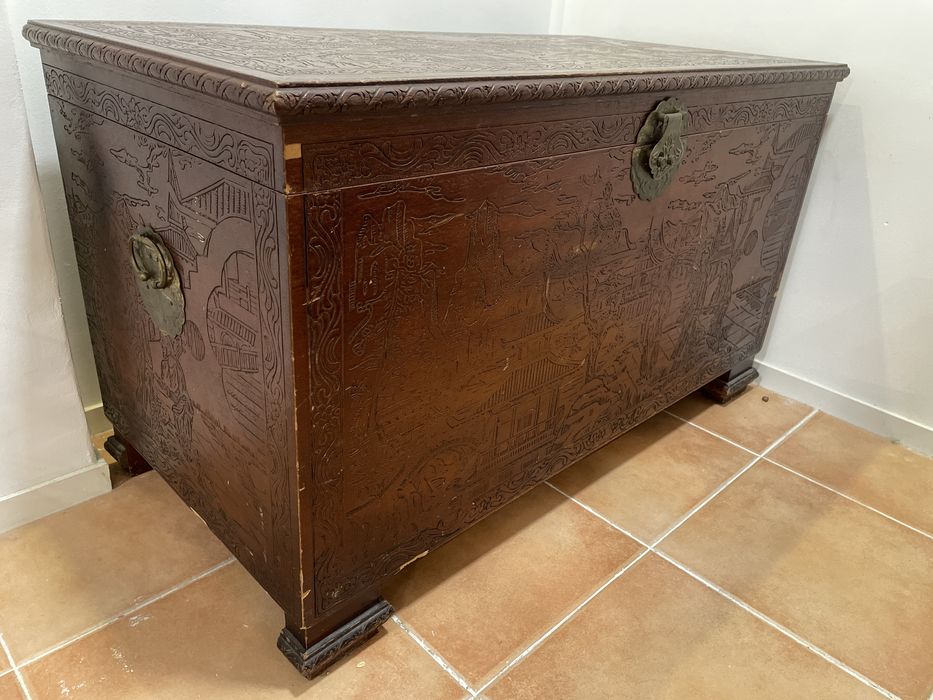 Arca antiga com desenho