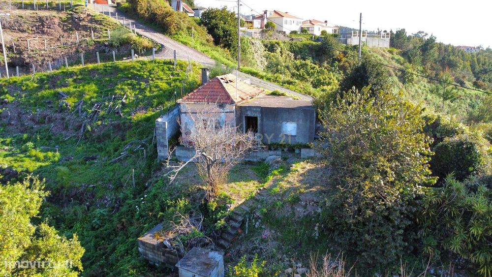 Moradia para recuperar - Santa Cruz