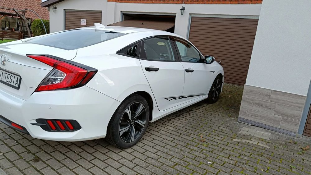 Honda Civic Honda z polskiego salonu, książka serwisowa