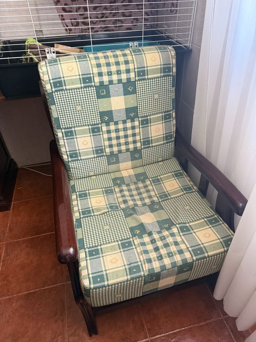 Sofá estrutura madeira
