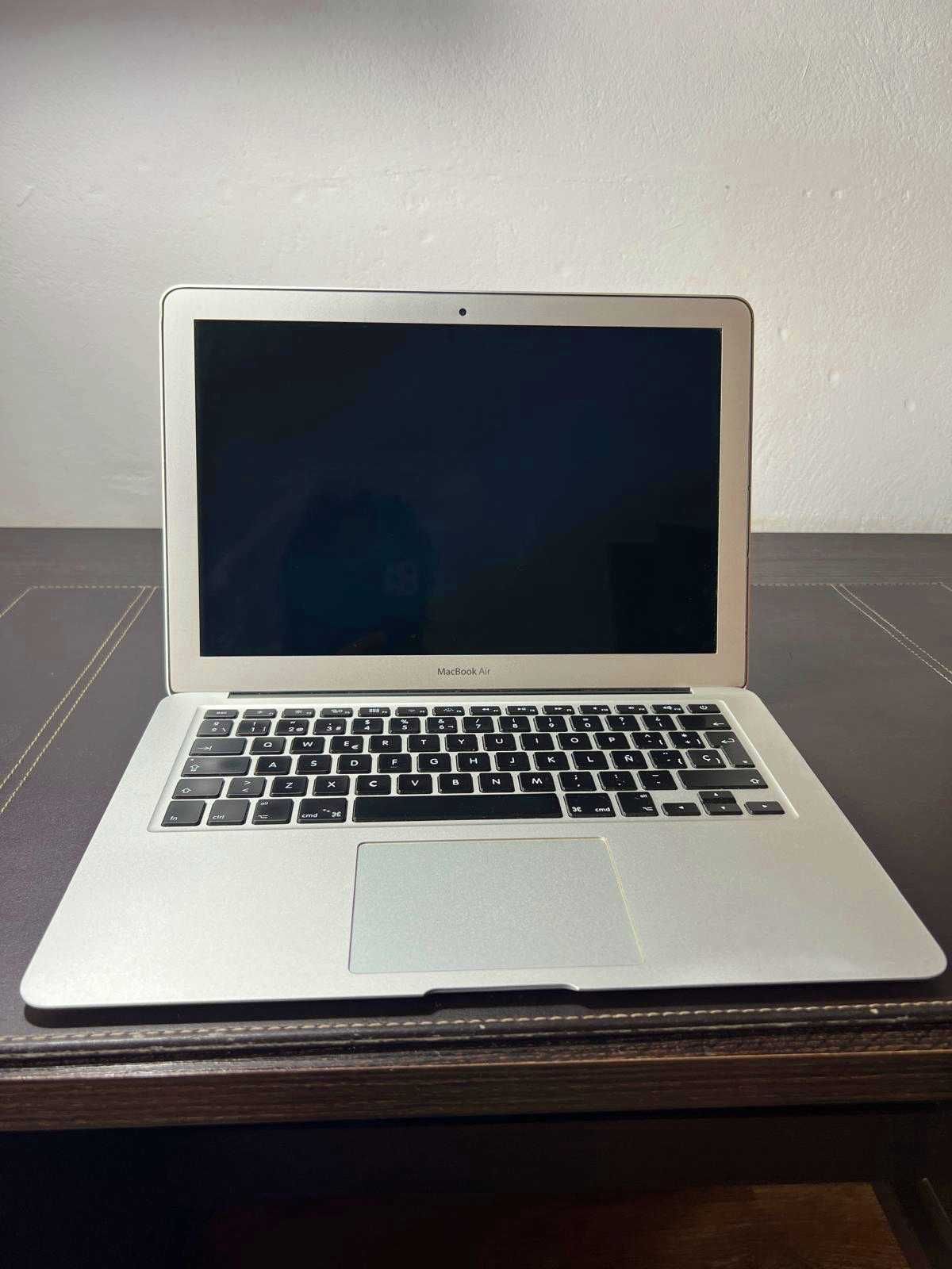 Laptop Apple MacBook Air 13.3" 256GB srebrny w super stanie