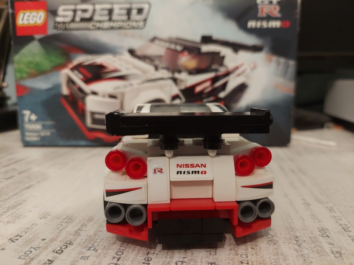 Zestaw lego SPEED CHAMPIONS GTR nismo