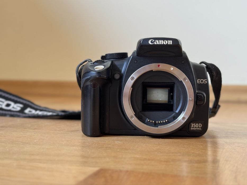 ZESTAW Canon EOS 350D digital + 3 akumulatory + ładowarka + pokrowiec