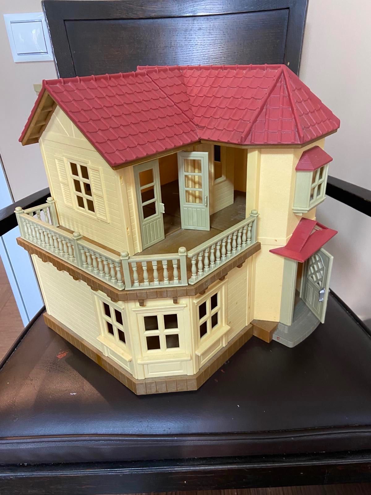 Sylvanian families двохповерховий дом.