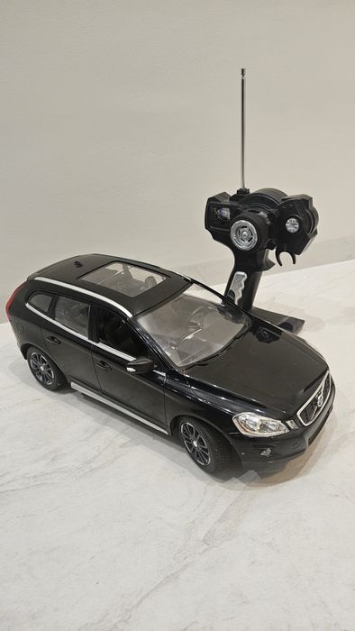 Kolekcjonerski model Volvo XC60 R/C zdalnie sterowane, skala 1:14
