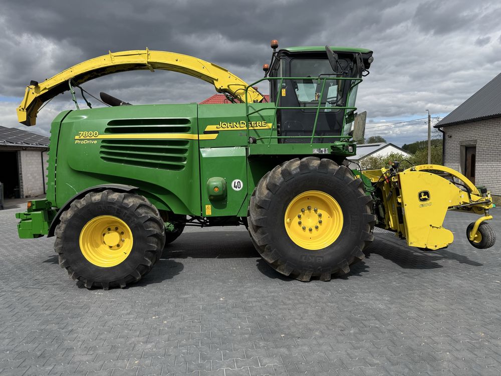 Sieczkarnia John Deere 7800 4x4 stan bdb